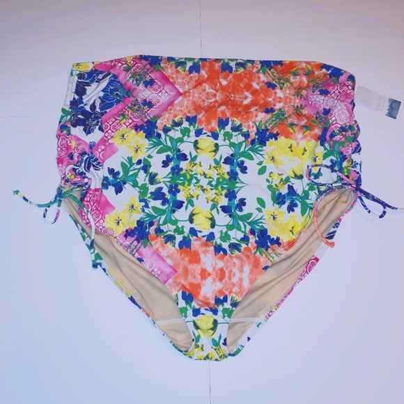 Lane Bryant Other - ⭐ 2/$20 Super high waisted scrunch sides